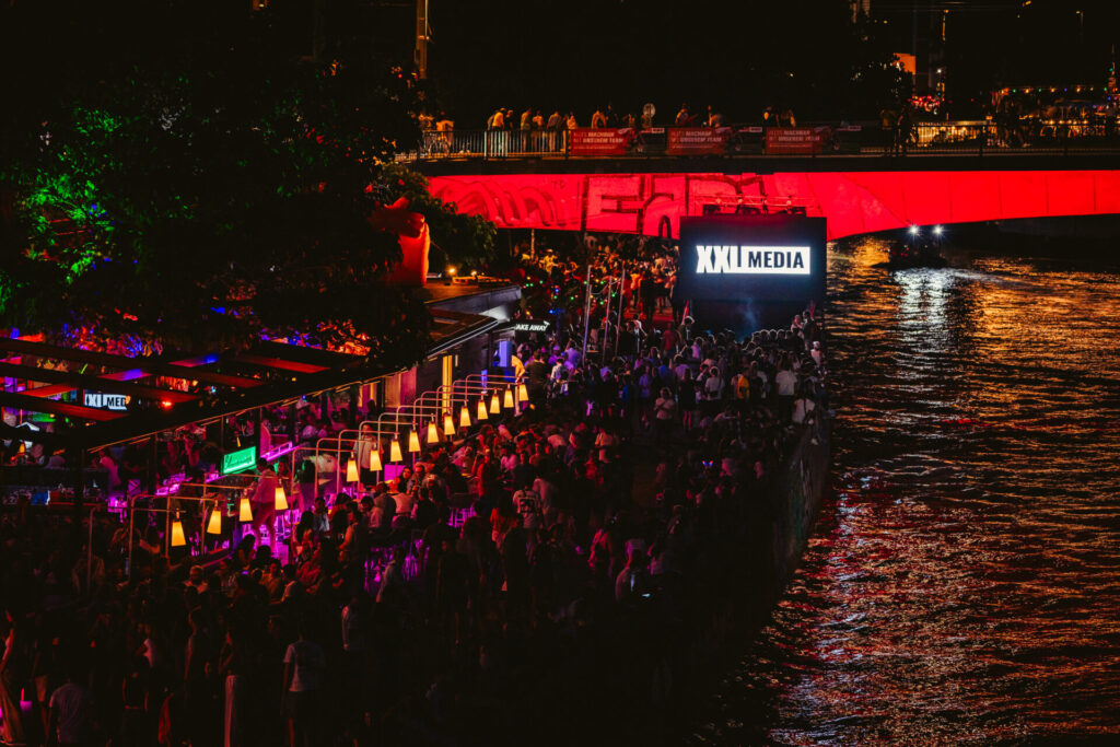 Public Viewing Outdoor Fußball LED Wall zu mieten in Wien, Österreich, Euro 2024, EURO 2028, EURO 2032, FIFA WM 2026, FIFA Worldcup 2030 - Videowall verleih, led leinwand outdoor